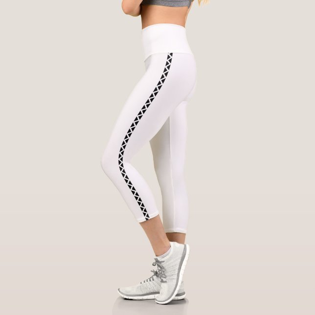 White Capri Leggings with Black Side Stripe (Izquierda)