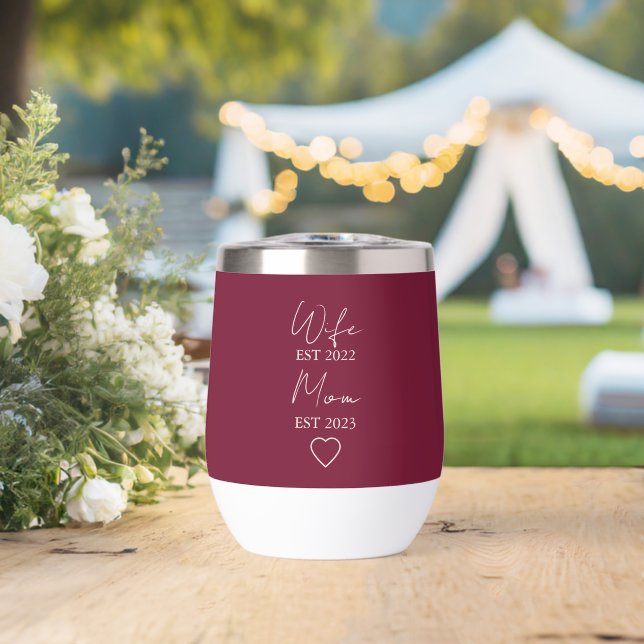 Wife & Mom Est. – Minimalist Valentine Gift (Boda (girada))