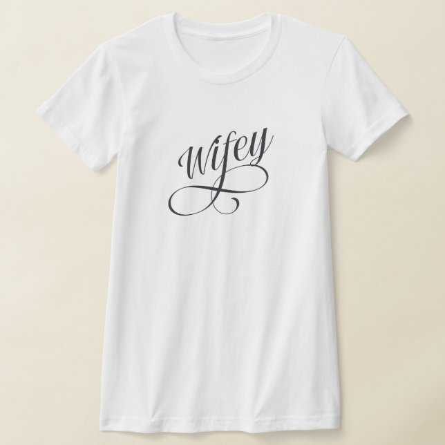 Wifey Cute Script Nueva camiseta (Distribución)