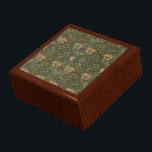 William Morris: Caja verde de Keepsake<br><div class="desc">El elegante patrón "Honeysuckle" fue diseñado por William Morris (1834-1896) en 1876; esta interpretación, hecha en chintz de algodón, viene del libro The art of William Morris, de Aylmer Vallance (Londres: Chiswick Press, 1897), en la colección del Sterris. Biblioteca del Instituto de Arte de ling y Francine Clark por Internet...</div>