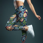 William Morris Strawberry Thief Leggings<br><div class="desc">Diseño del patrón de fresa William Morris. ¡Añade tu texto de etiqueta! William Morris era un diseñador textil inglés, artista, escritor y socialista asociado con la Hermandad Previolácea y el Movimiento de Artes y Artesanías Británicas. Fundó una empresa de diseño en colaboración con el artista Edward Burne-Jones y el poeta...</div>