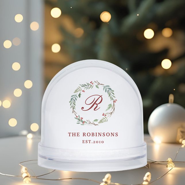 Winter Berry Wreath Family Name Monogram (Subido por el creador)