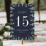 Winter Sage | Tarjeta de número de tabla personali<br><div class="desc">Las elegantes tarjetas botánicas de número de mesa cuentan con un borde de vegetación y follaje acuático esbozado, enmarcando el número de la mesa en blanco sobre un rico fondo azul marino. Personalice con sus nombres y fecha de boda, o asigne un nombre a cada mesa para que tenga un...</div>
