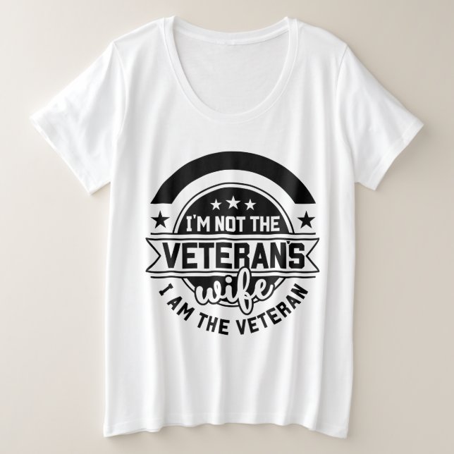 Woman's Army Veteran Proud Military V-Neck (Anverso del diseño)