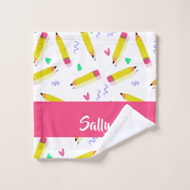 Yellow pencils and scrabbles on white (Toallita)