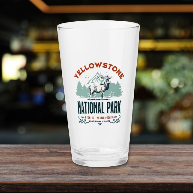 Yellowstone National Park Vintage Landscape (Subido por el creador)