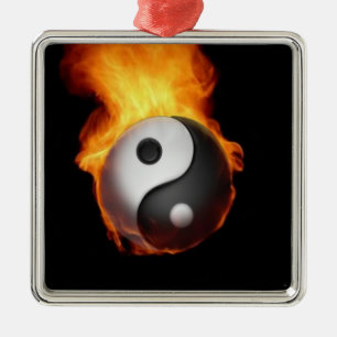 Yin Yang en el ornamento de fuego