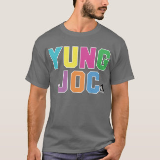 Yung Joc colorea la camiseta