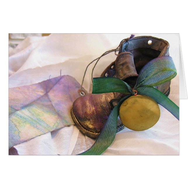 Zapato de bebé viejo del tiempo y Locket (Anverso (Horizontal))