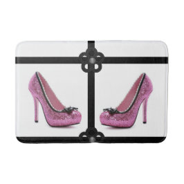 zapatos de tacones rosados baño alfombrilla de bañ