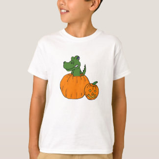 ZF- cocodrilo en una camisa de la calabaza